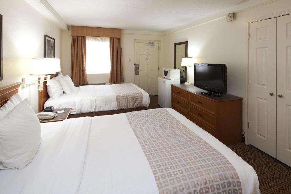 La Quinta Inn By Wyndham Huntsville Research Park Buitenkant foto