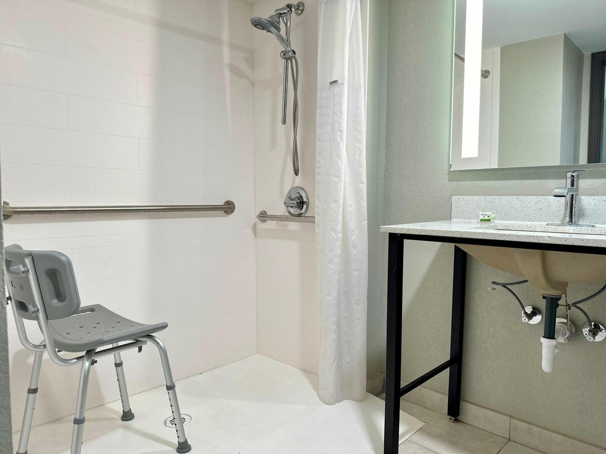 La Quinta Inn By Wyndham Huntsville Research Park Buitenkant foto