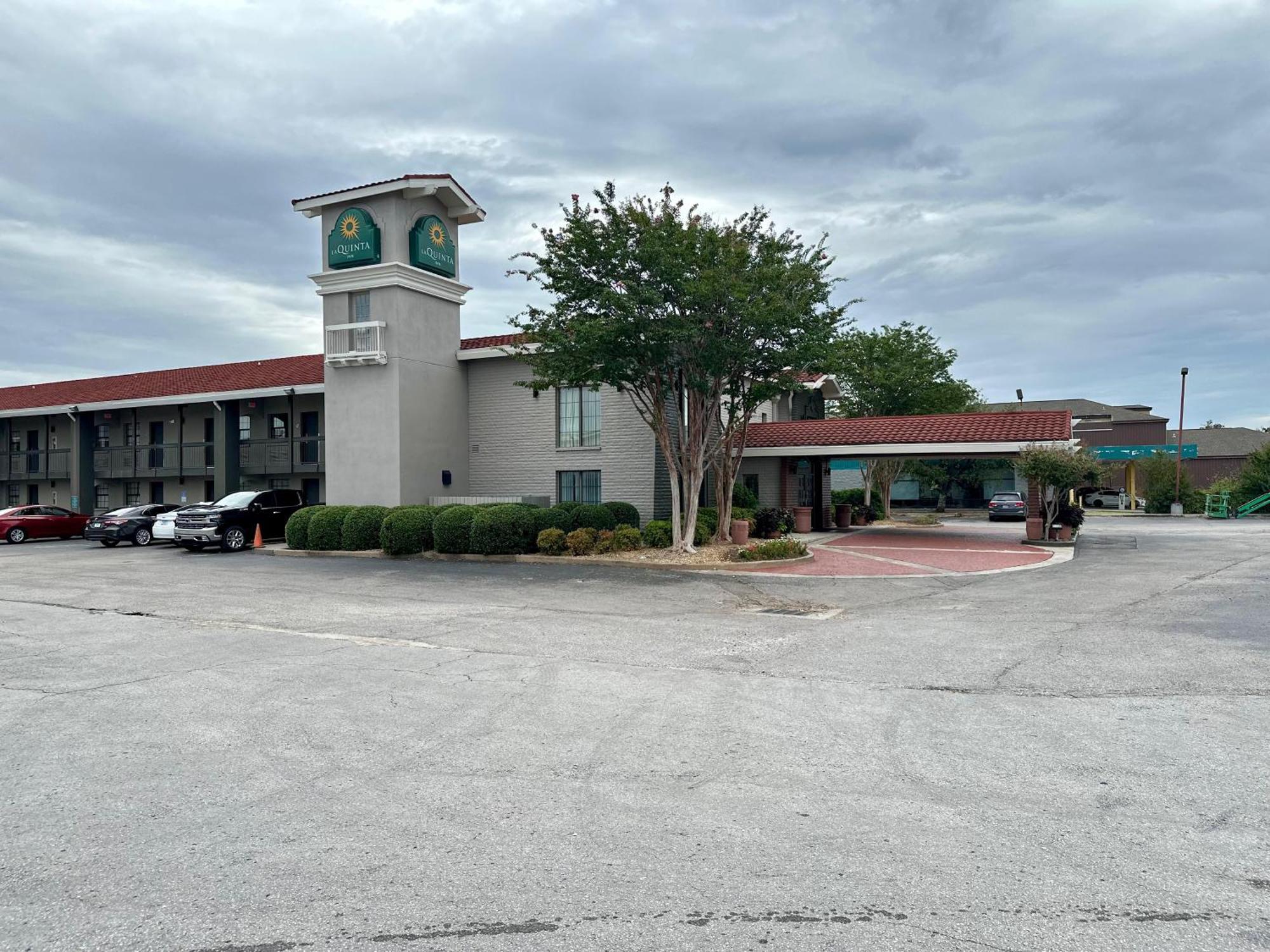 La Quinta Inn By Wyndham Huntsville Research Park Buitenkant foto