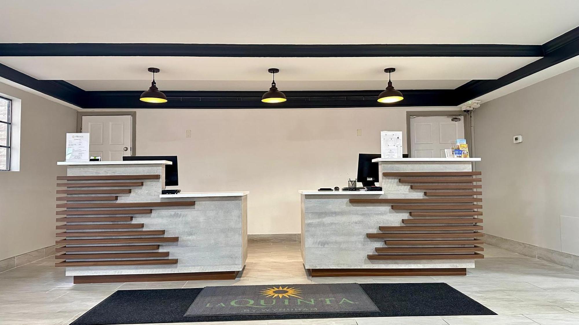 La Quinta Inn By Wyndham Huntsville Research Park Buitenkant foto