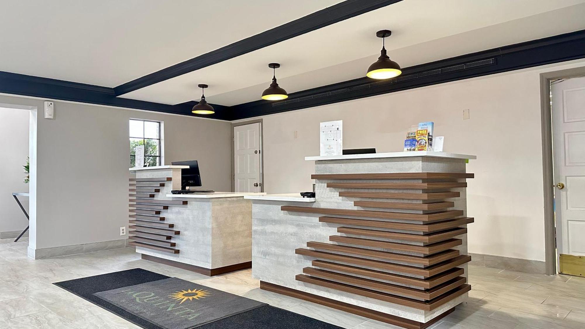 La Quinta Inn By Wyndham Huntsville Research Park Buitenkant foto