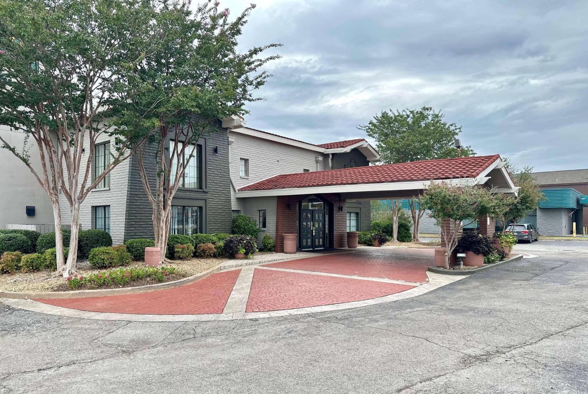 La Quinta Inn By Wyndham Huntsville Research Park Buitenkant foto