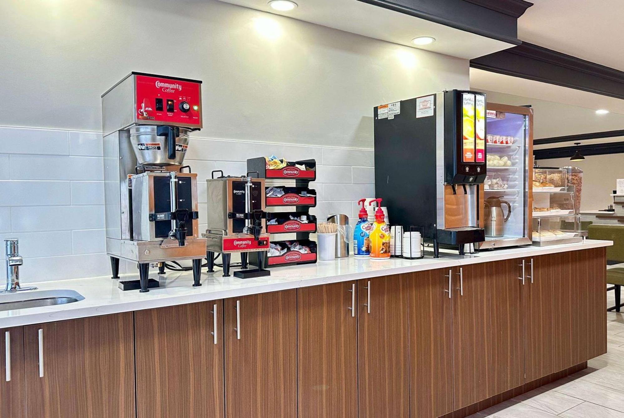 La Quinta Inn By Wyndham Huntsville Research Park Buitenkant foto