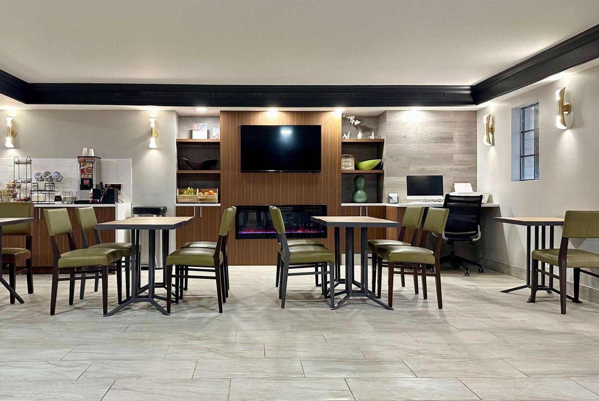 La Quinta Inn By Wyndham Huntsville Research Park Buitenkant foto