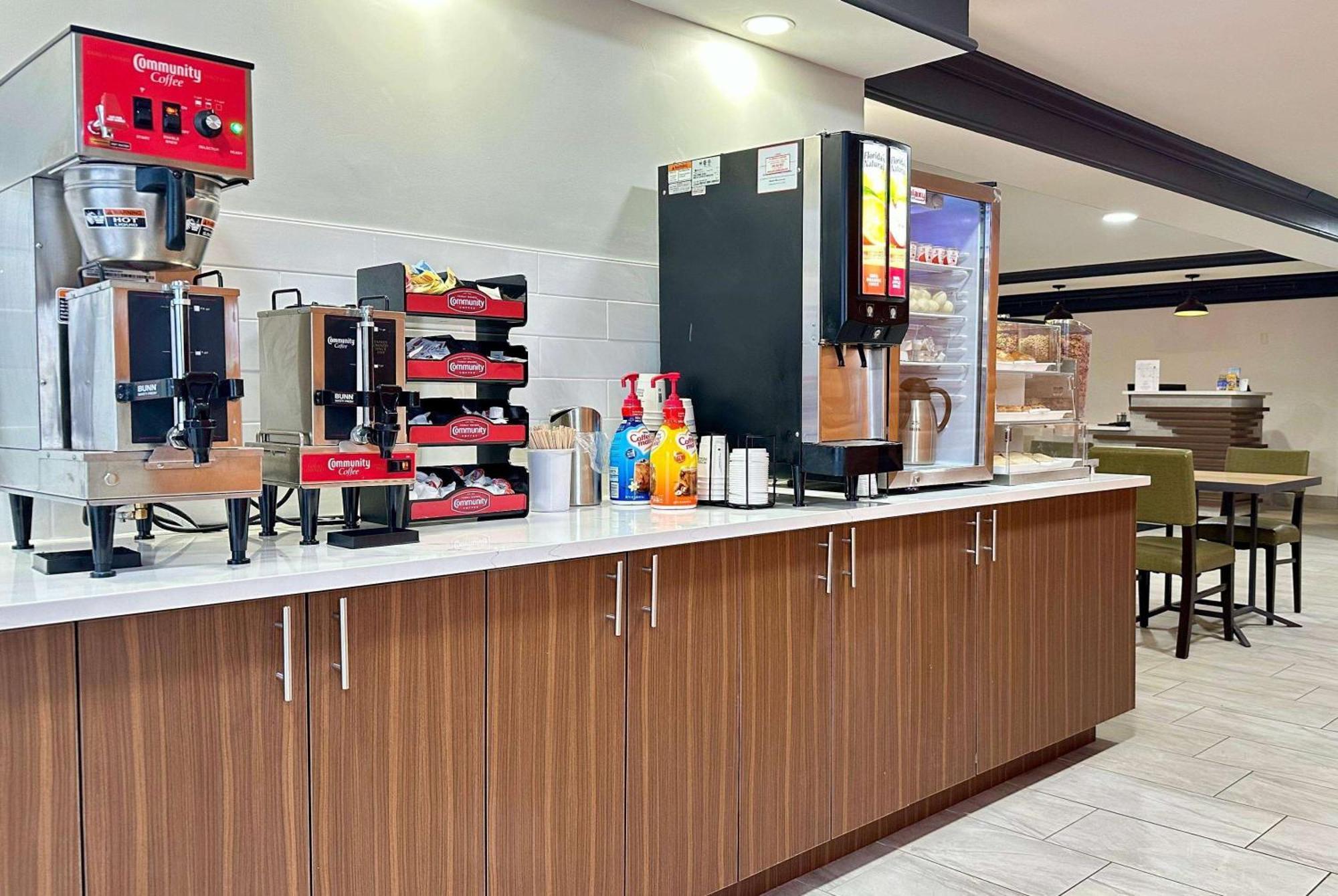 La Quinta Inn By Wyndham Huntsville Research Park Buitenkant foto