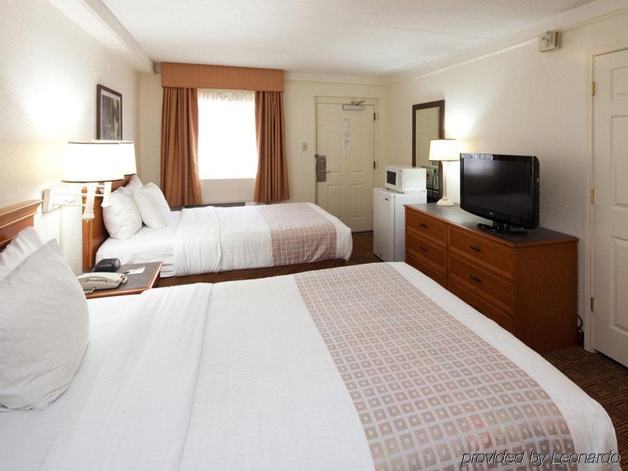 La Quinta Inn By Wyndham Huntsville Research Park Buitenkant foto