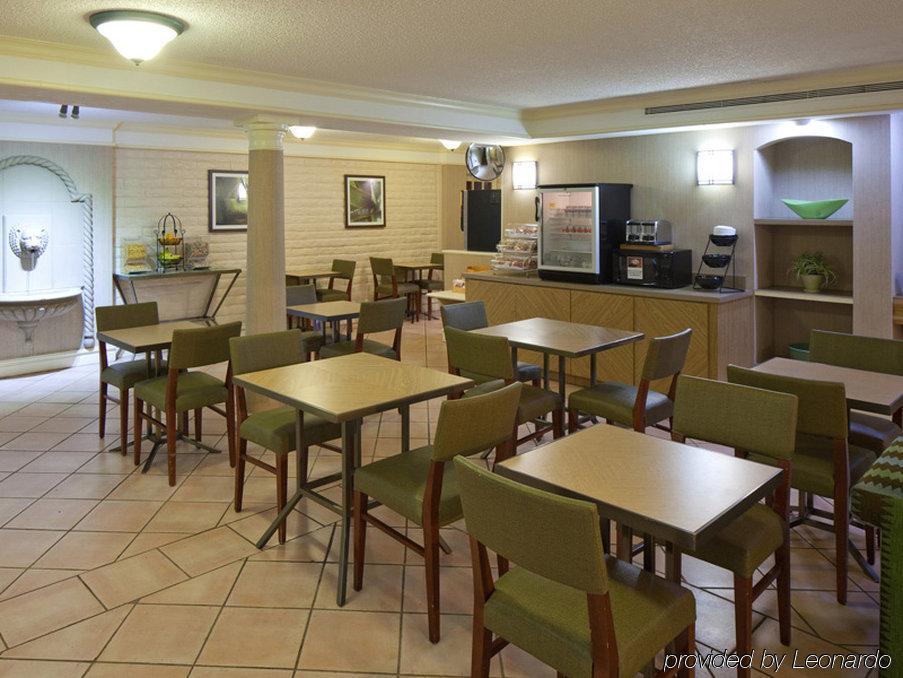 La Quinta Inn By Wyndham Huntsville Research Park Buitenkant foto