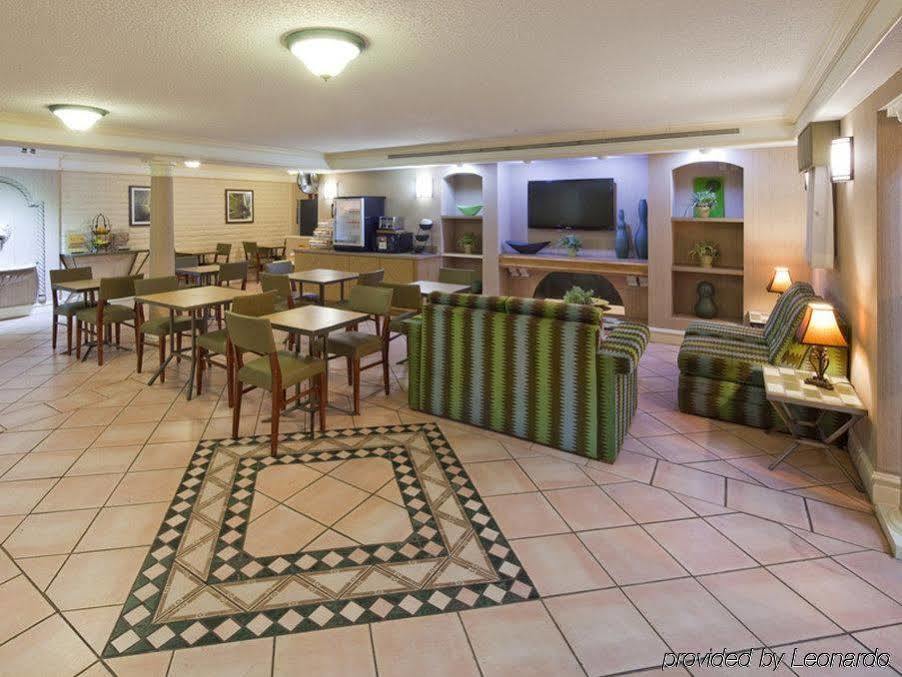 La Quinta Inn By Wyndham Huntsville Research Park Buitenkant foto